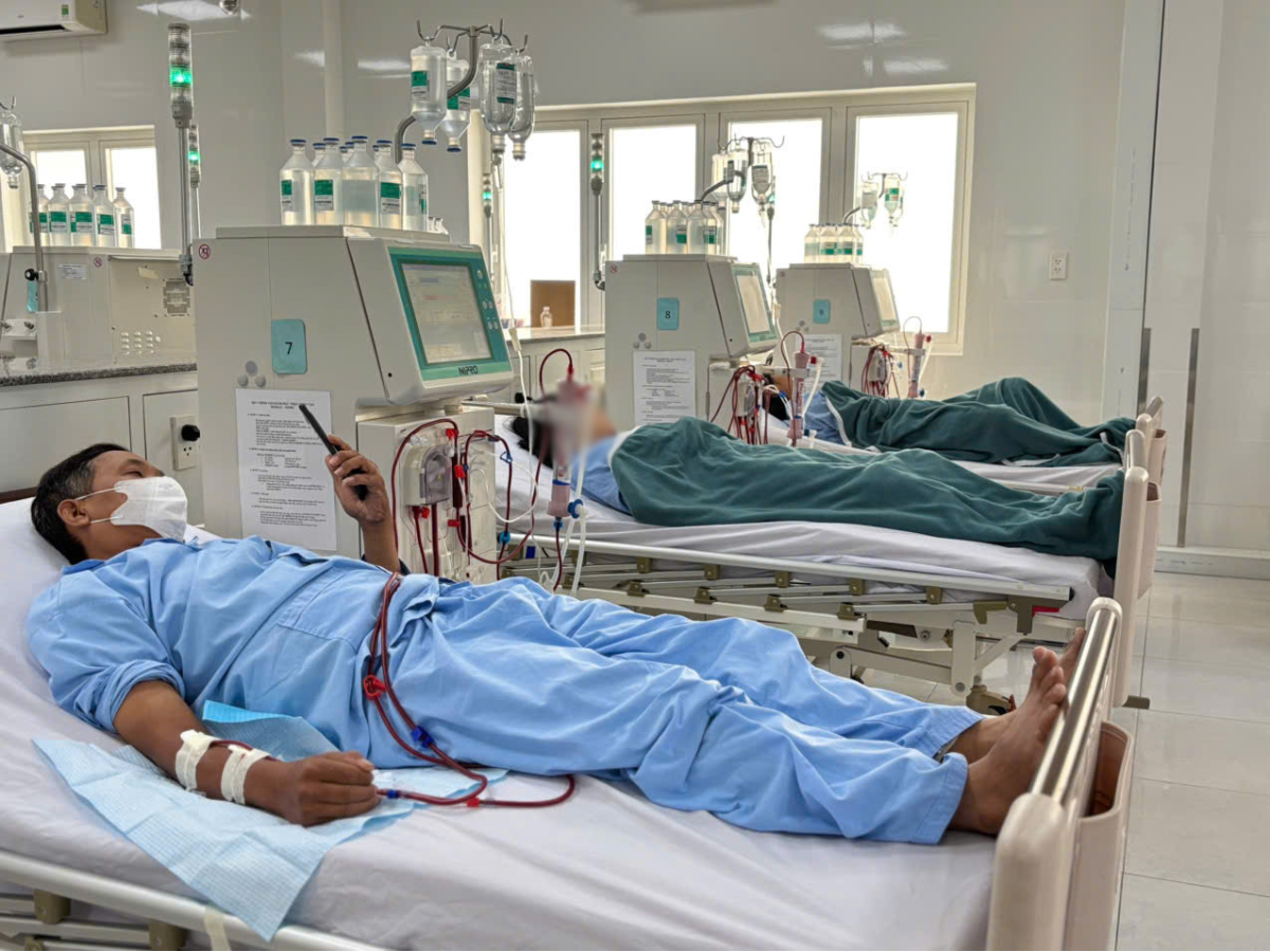 Hình 12: Bệnh nhân thoải mái, yên tâm điều trị trong không gian yên tĩnh, mát mẻ.